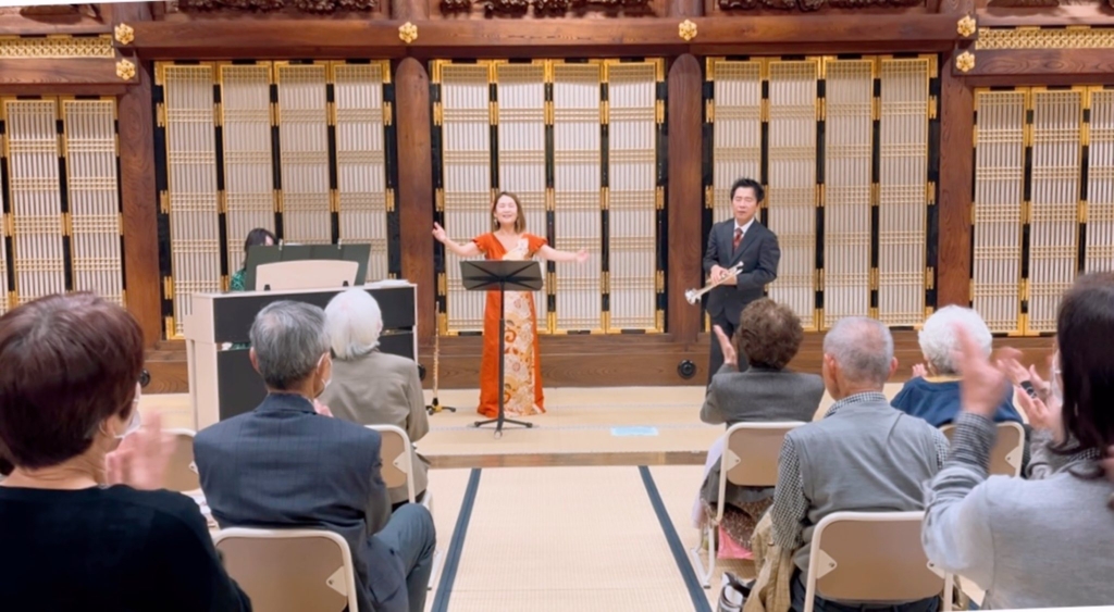 林幽寺にて、夫・藤井幹人（Tp）、川岸香織さん（Pf）と共にコンサート