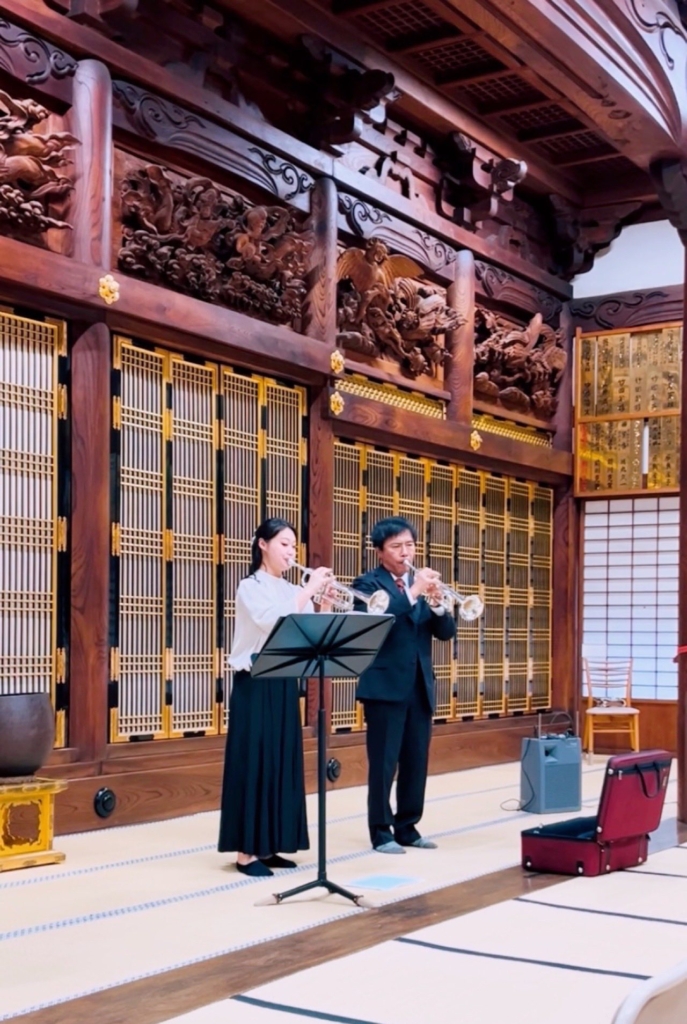 林幽寺にて、夫・藤井幹人（Tp）、川岸香織さん（Pf）と共にコンサート